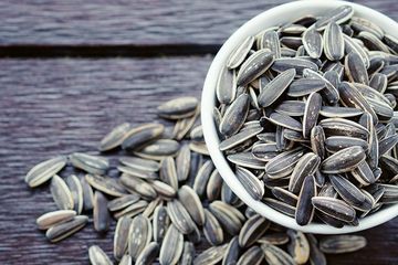 5 Camilan Penurun Asam Urat