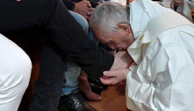 Paus Fransiskus Batal Kunjungi Indonesia