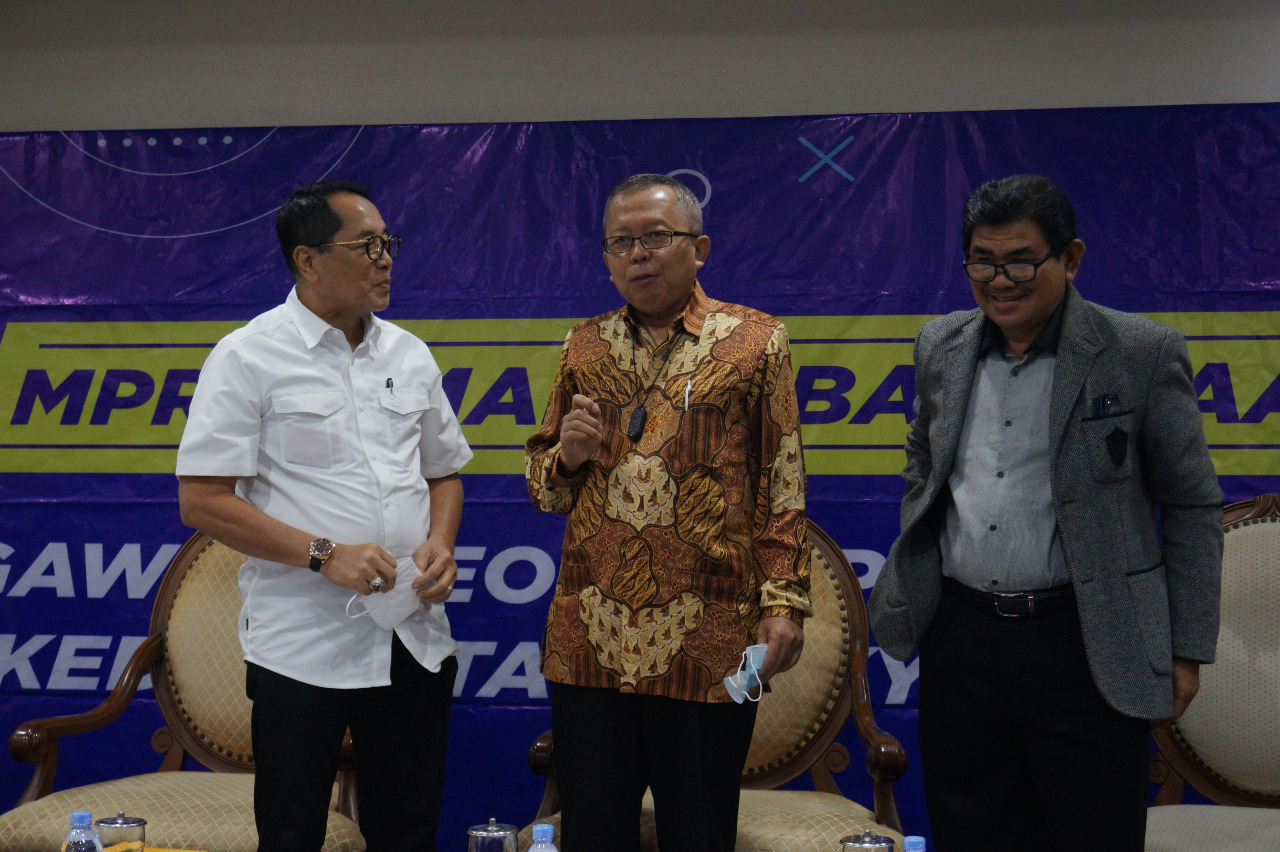 Pimpinan MPR Sebut Putusan MK Terkait UU Cipta Kerja Bernilai Positif