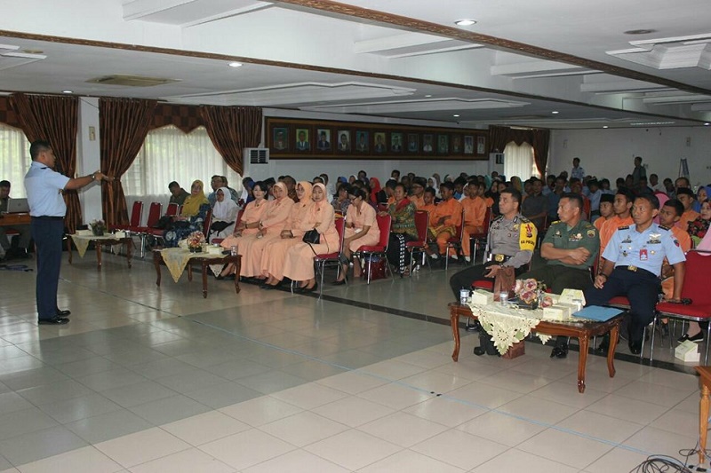 Yasarini Pusat Sosialisasikan SMA Pradita Dirgantara di Pekanbaru