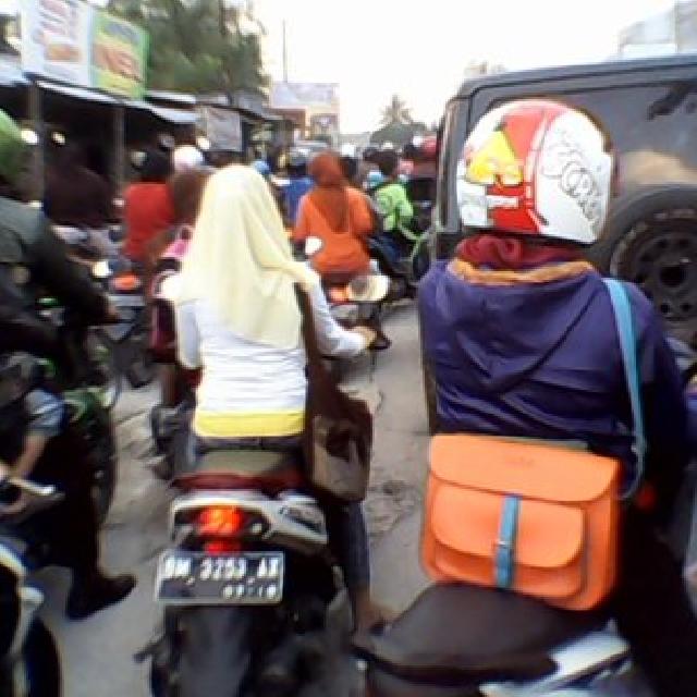 Warga Taraibangun: Warung Kecil Jangan Dikenakkan Uang Parkir Dong !