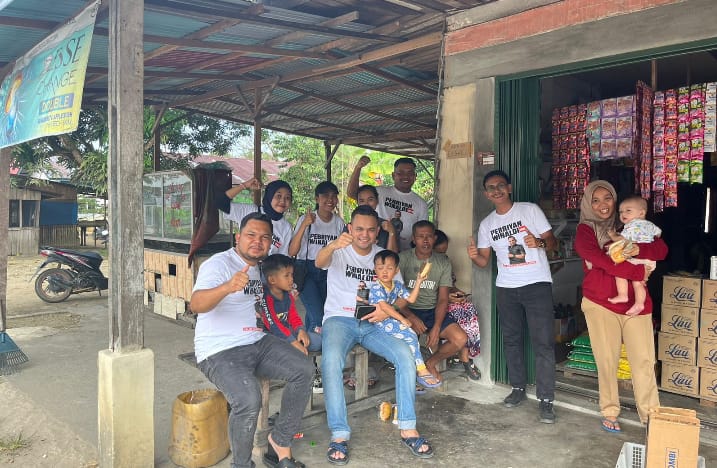 Dukung Program Prabowo, Balon Bupati Kampar Bagikan Paket Susu dan Roti Gratis