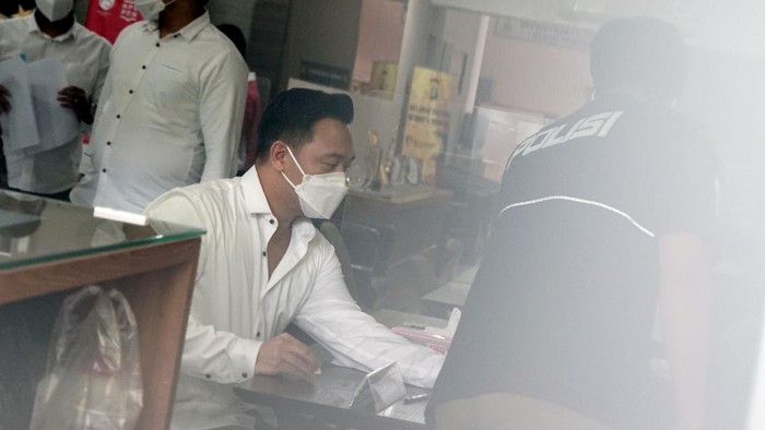 Ternyata Nobu Putus Cinta Usai Jadi Tersangka Video Seks dengan Gisel