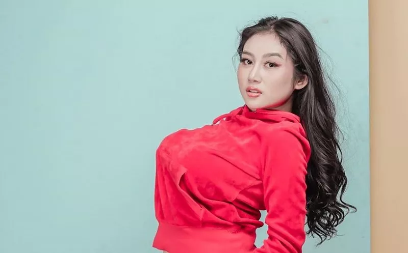 Wih! Selain Disawer, Intip Deretan Foto Seksi Pamela Safitri di Jepang