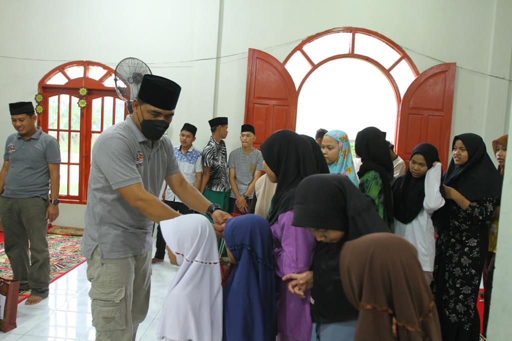 Peduli Terhadap Sesama, TLCI Chapter 2 Riau Berikan Bantuan Sembako dan Uang Tunai ke Anak Yatim