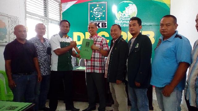 Said Usman Kembalikan Formulir Ke PKB