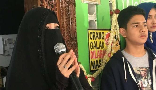 Isu Nikah Siri dengan Sunu, Begini Pesan Umi Pipik