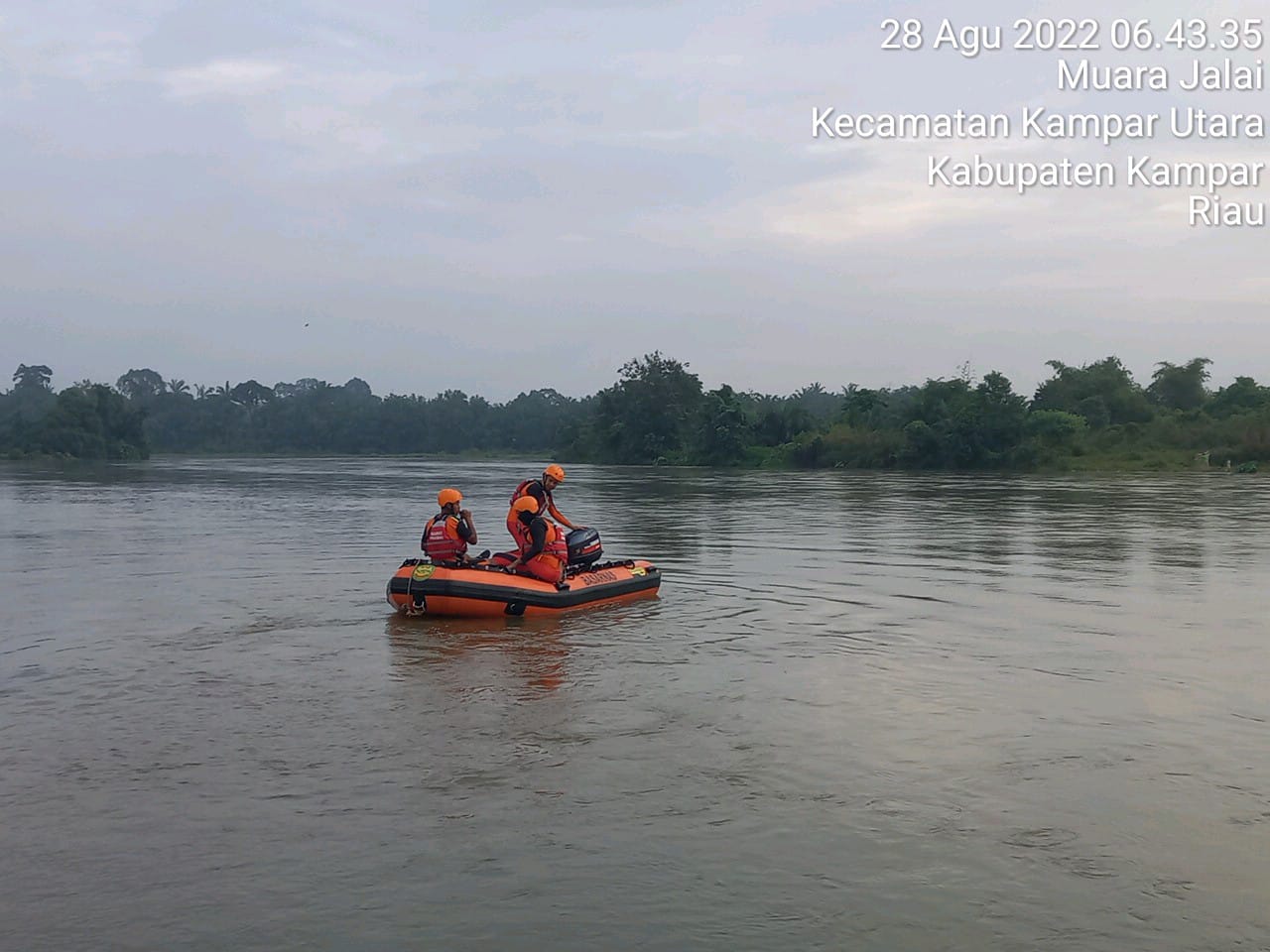 Masuk Hari Kedua, Pencarian Korban Tenggelam di Sungai Kosiok Kampar Masih Dilakukan Tim Sar