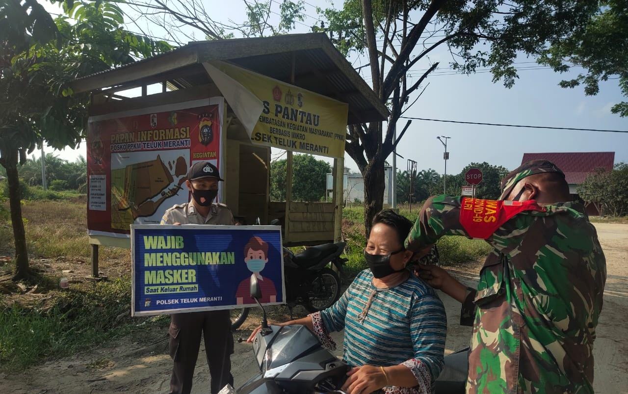Polsek Teluk Meranti Pantau Penerapan Prokes di Posko Terpadu PPKM
