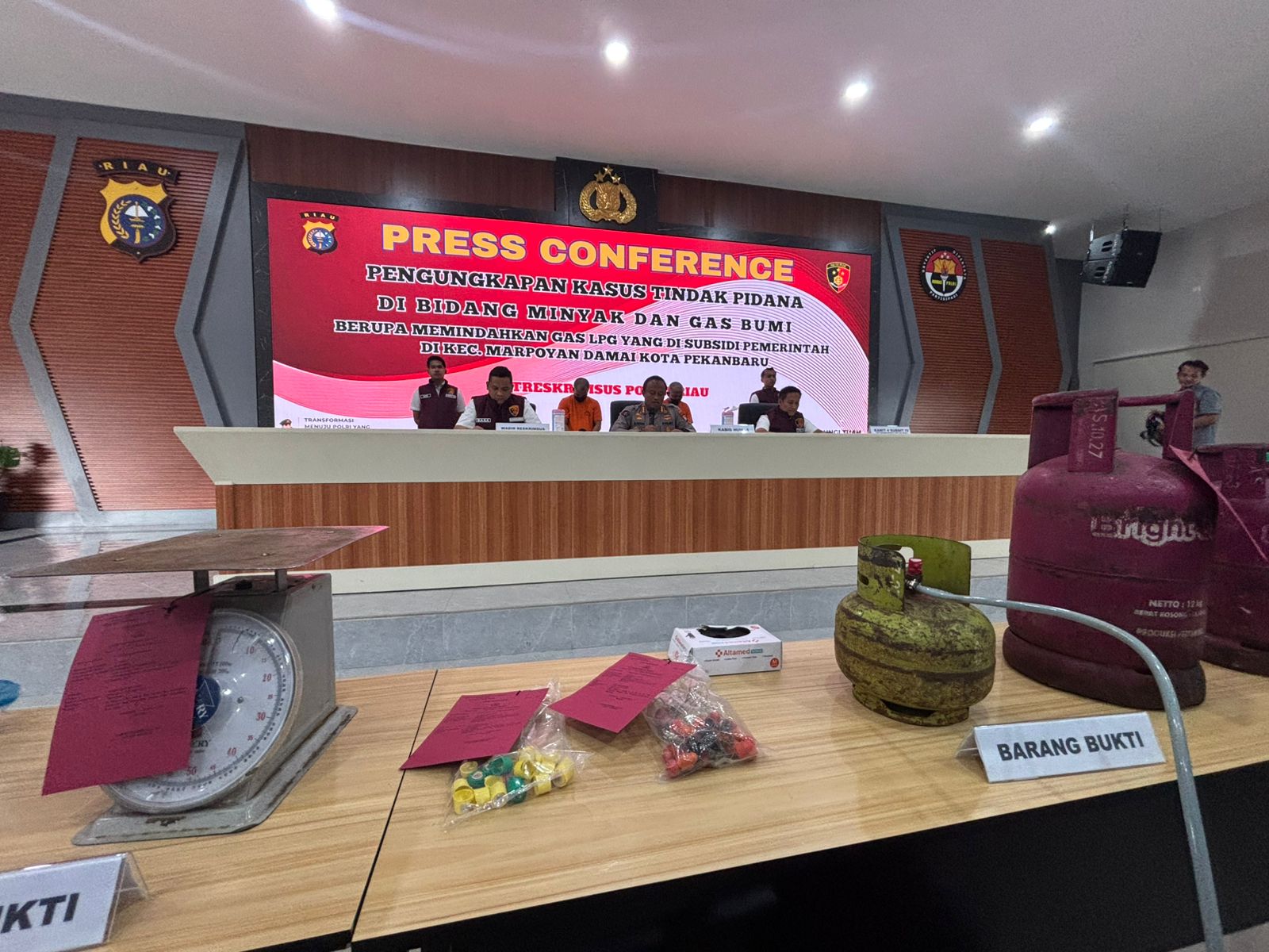 Polda Riau Tetapkan Dua Tersangka Kasus Pengoplosan Gas LPG Bersubsidi di Pekanbaru
