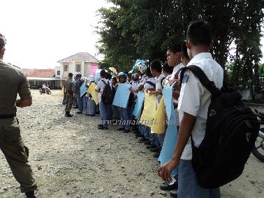 Guru Dipindahkan, Murid Demo Disdik