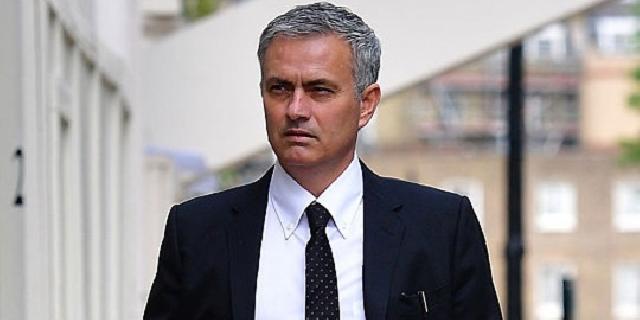 Mourinho Puas Bisa Bungkam Anfield