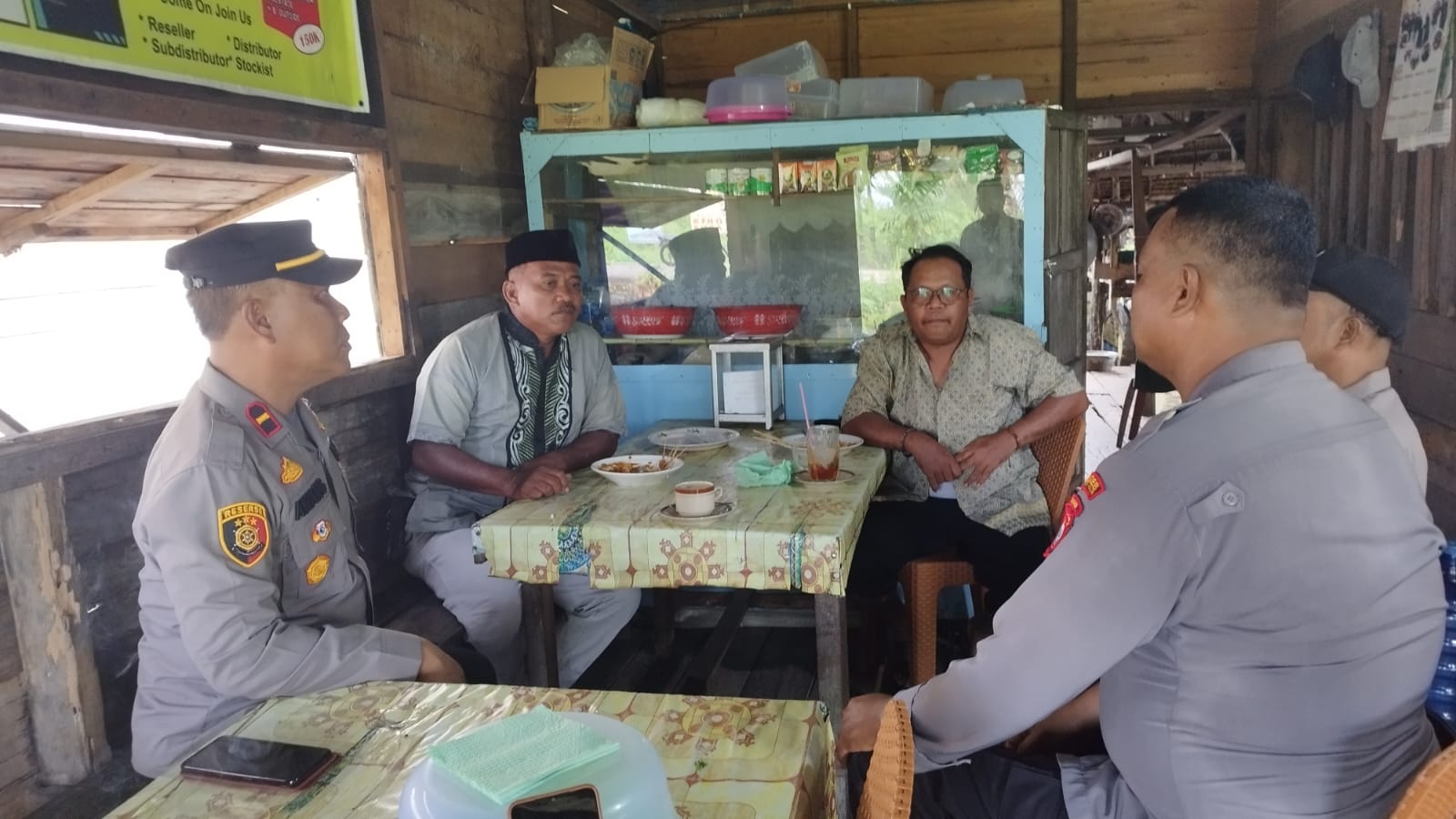 Cooling System, Ipda A Awang Sambangi Masyarakat Teluk Belengkong