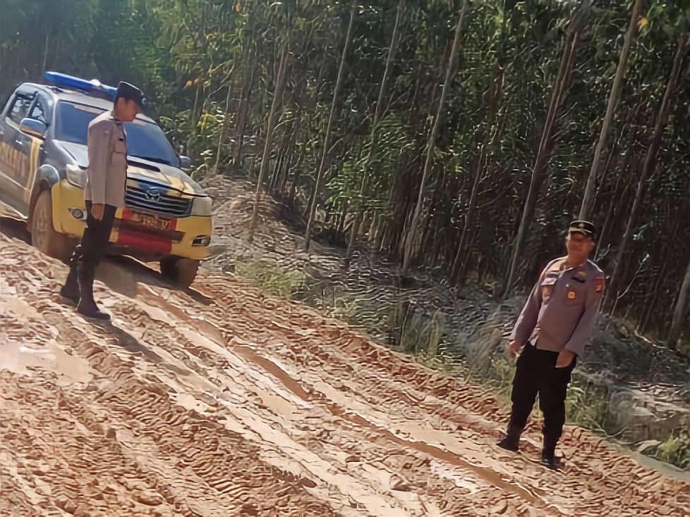 Atensi Kapolres Siak, Kondisi Jalan Rusak Tetap Laksanakan Cooling System Pemilu Damai Terhadap Masyarakat