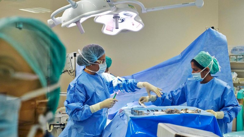 Duh! Ahli Bedah Meninggal Karena Serangan Jantung Saat Mengoperasi Pasien