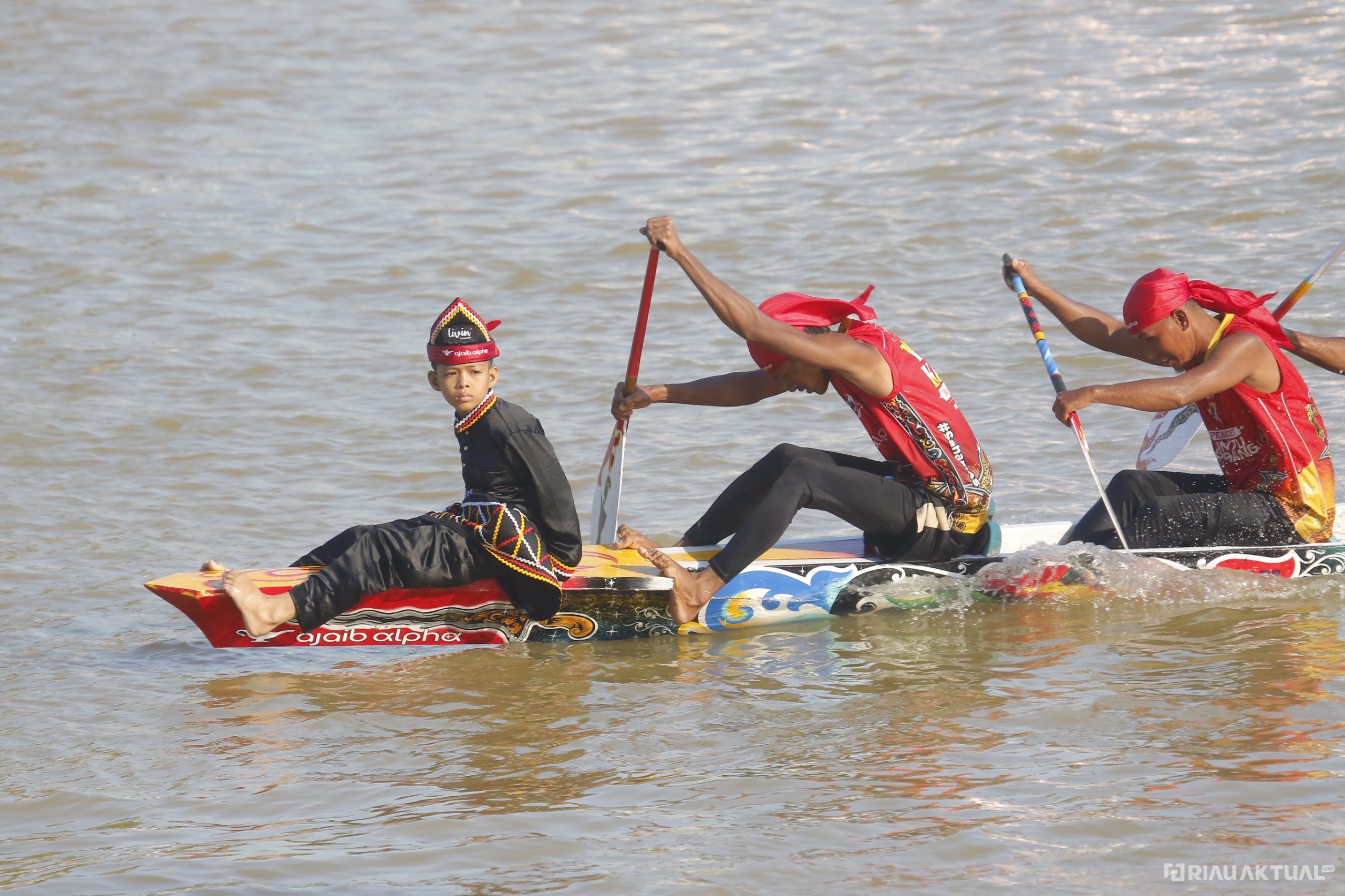 Tiga Jalur Unggulan Gagal Melenggang ke Final Pacu Jalur 2025