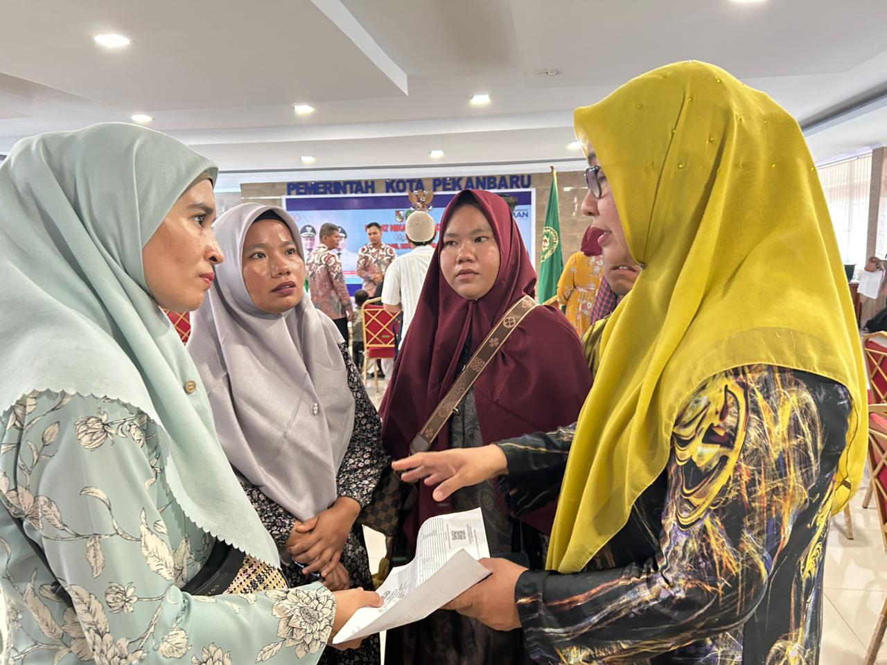 Puluhan Pasangan di Pekanbaru Terima Buku Nikah Pekan Depan Selepas Ikuti Sidang Isbat