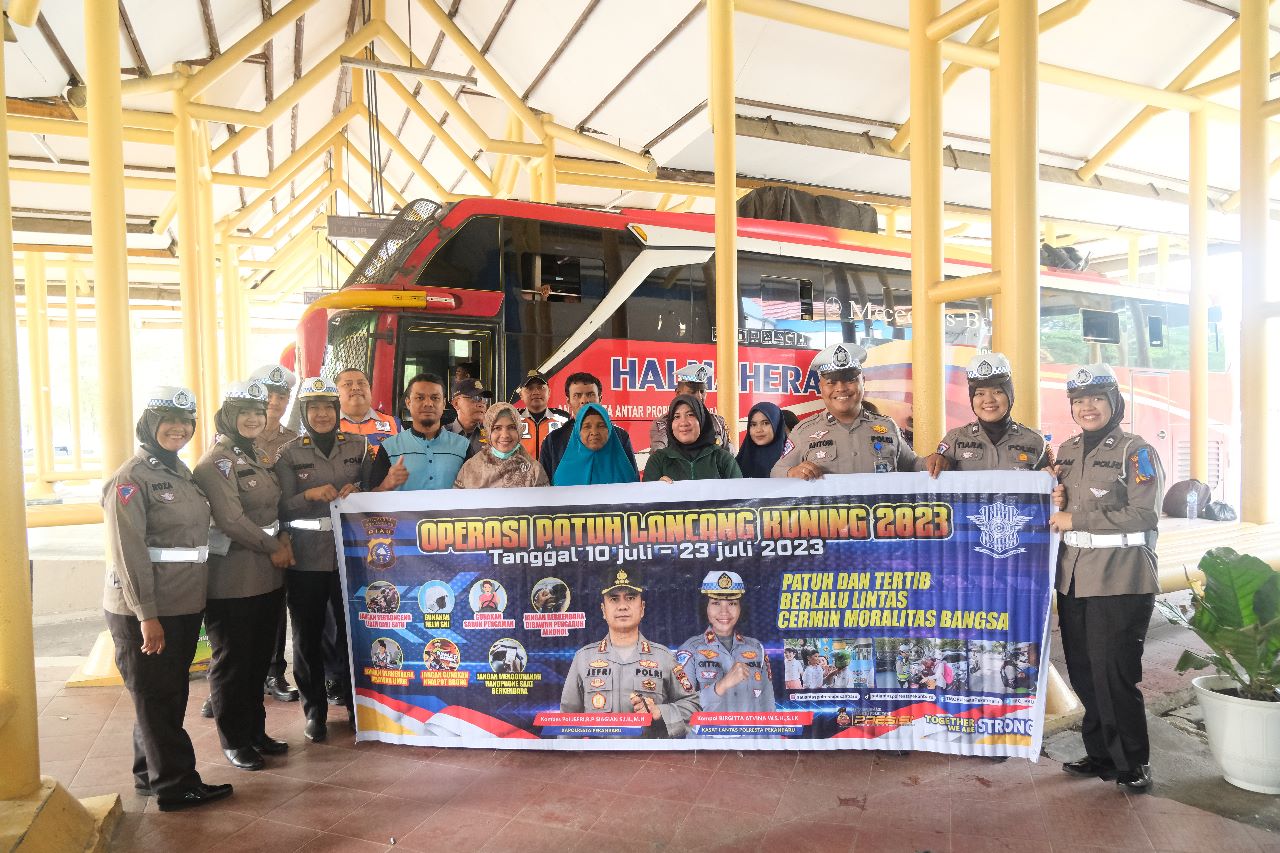 Satlantas Polresta Pekanbaru Sosialisasi Operasi Patuh LK 2023 di Terminal BRPS