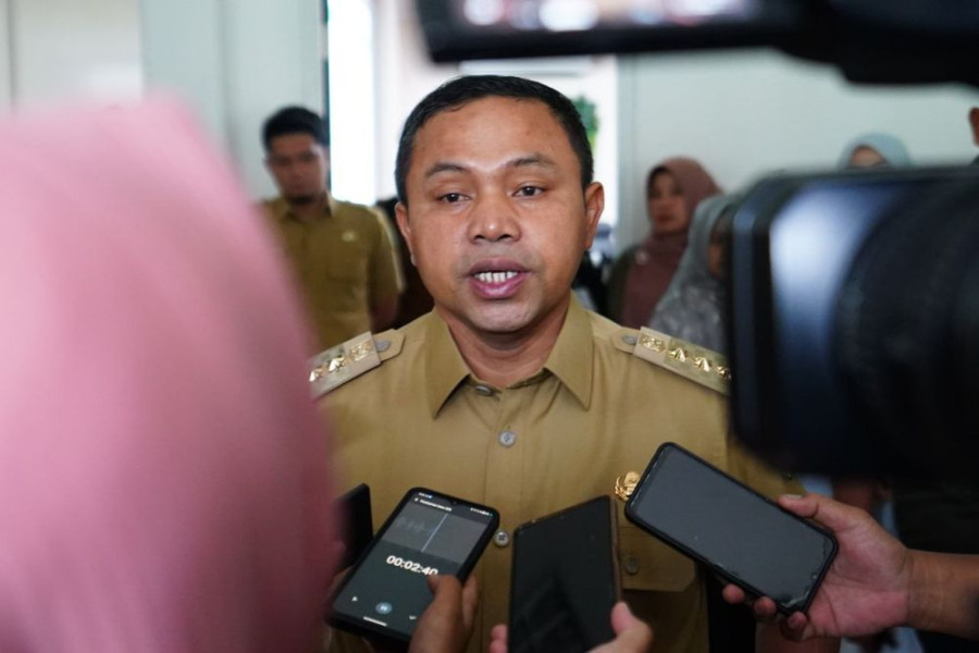 Gubri Abdul Wahid Ancam Turunkan Pangkat Hingga Pecat Pejabat yang Bawa Mobil Dinas untuk Mudik