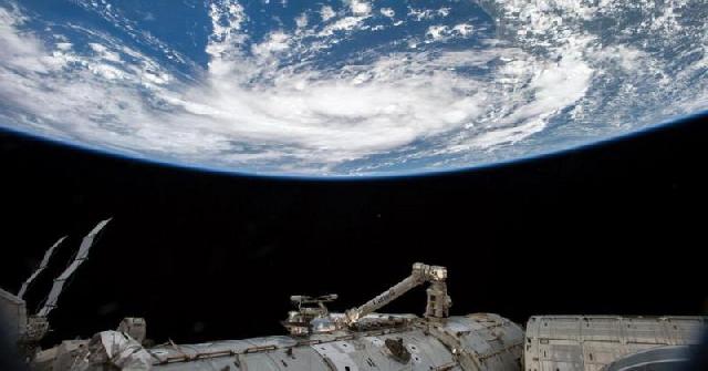 Mencengangkan! Antariksa Sangat Gelap dalam Penjelasan Alquran dan Sains