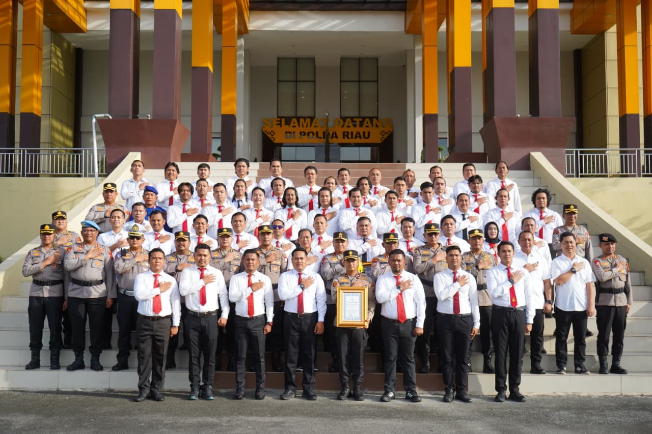 96 Personel Polri Diganjar Penghargaan Kapolda Riau Terkait Pengungkapan Narkoba