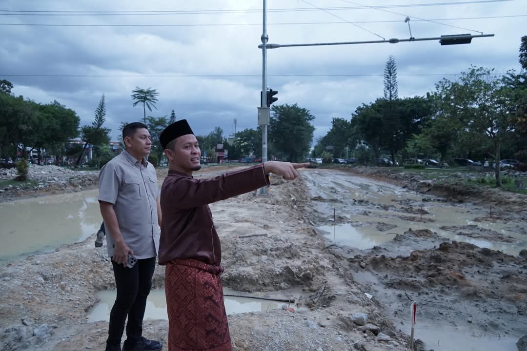 PUPR Pekanbaru Pastikan Pengaspalan Simpang Sebidang Arifin Ahmad Dimulai Januari 2026