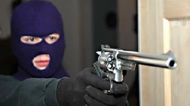 Ditodong Saat Main FB di Warnet, Marketing Rugi Rp23,3 Juta