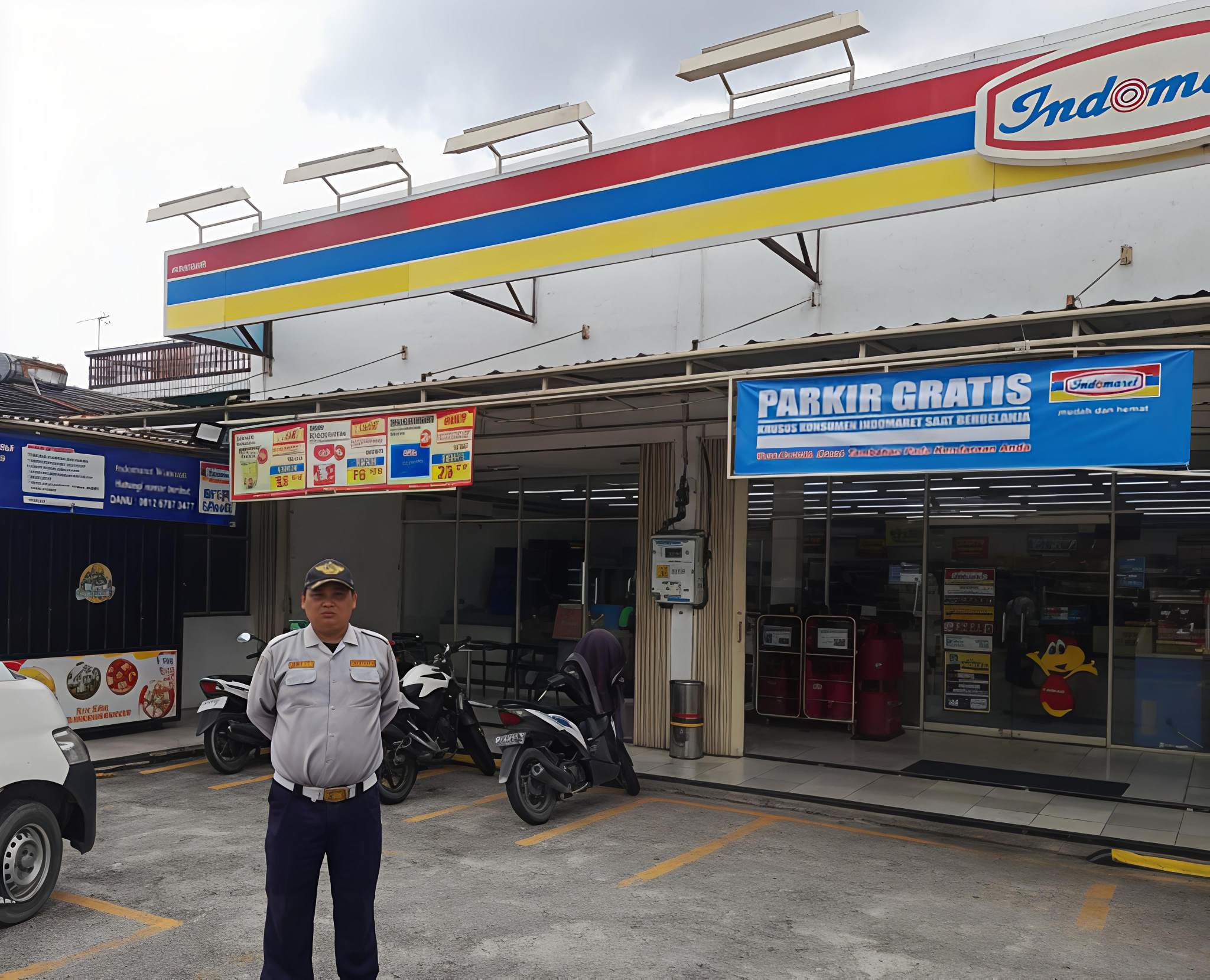 Parkir Kendaraan di Indomaret - Alfamart Sudah Gratis, Dishub Pekanbaru Tingkatkan Pengawasan