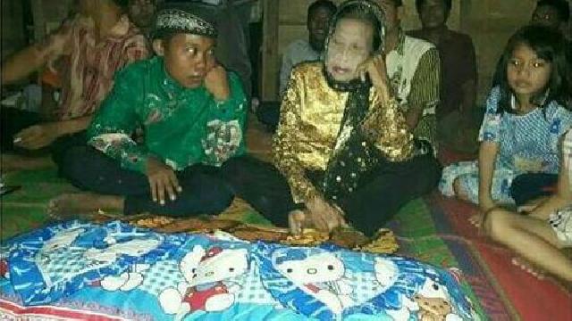 Drama Pernikahan ABG dengan Nenek 71 Tahun, Begini Komentar Psikolog