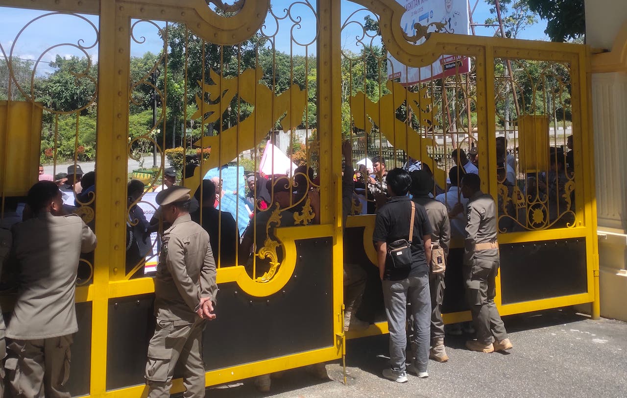 Puluhan Orang Demo Dugaan Gugatan Wanprestasi Koppsa-M di Kampar