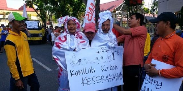 Ada Pocong di Depan Kantor Walikota Pekanbaru