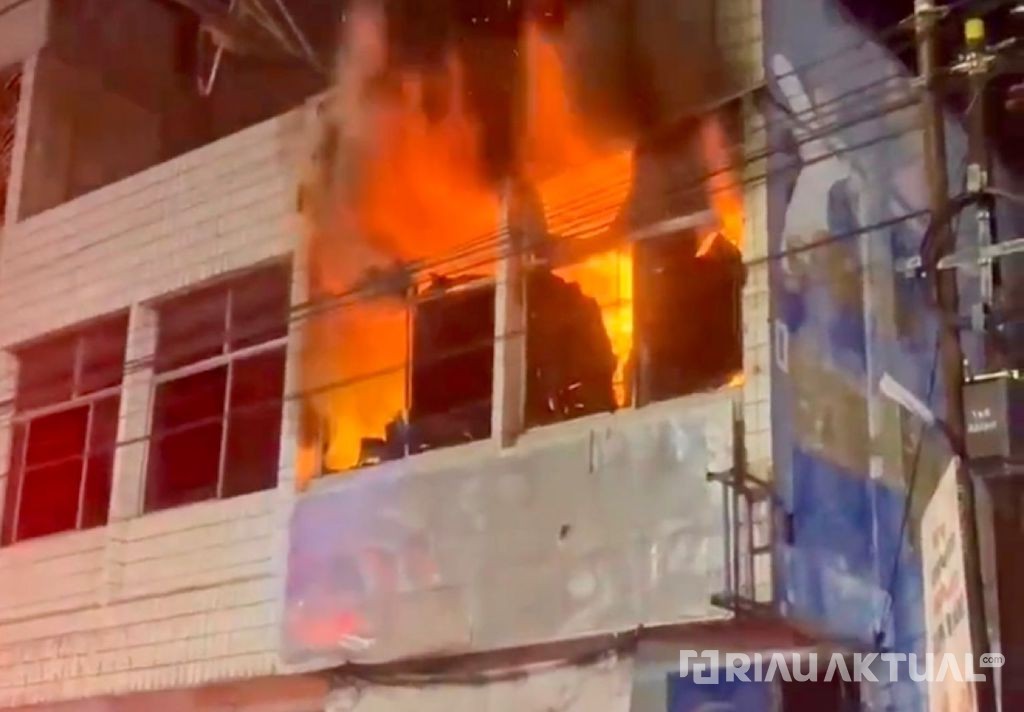 Tragis! Satu Keluarga Tewas dalam Kebakaran Ruko di Jalan Tuanku Tambusai Pekanbaru