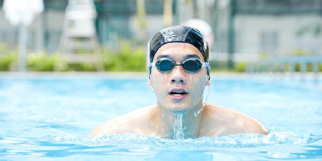 Mata perih usai berenang? Bisa jadi ini penyebabnya