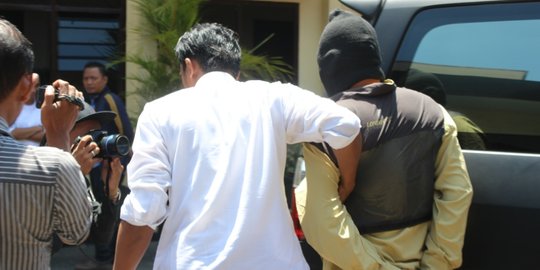 Modus Gelar Razia, Pelaku Curanmor Berseragam Polisi Dihakimi Massa