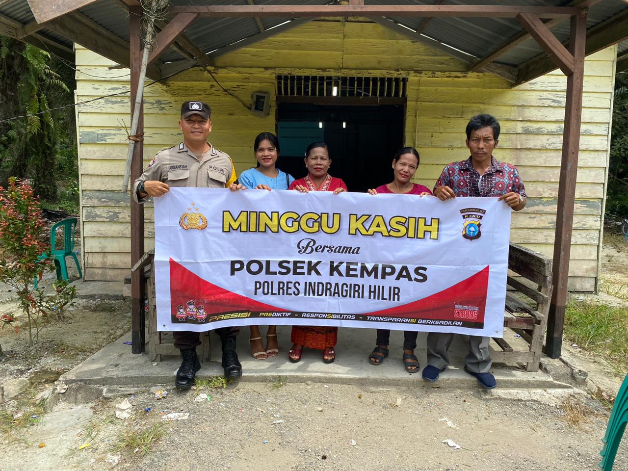 Minggu Kasih, Polsek Kempas Ajak Jamaat Gereja HKBP Peniel Ciptakan Pemilu Damai