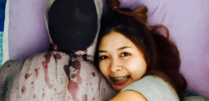 Hiiii..Serem, Cewek Ini Berani Tidur dengan Pocong