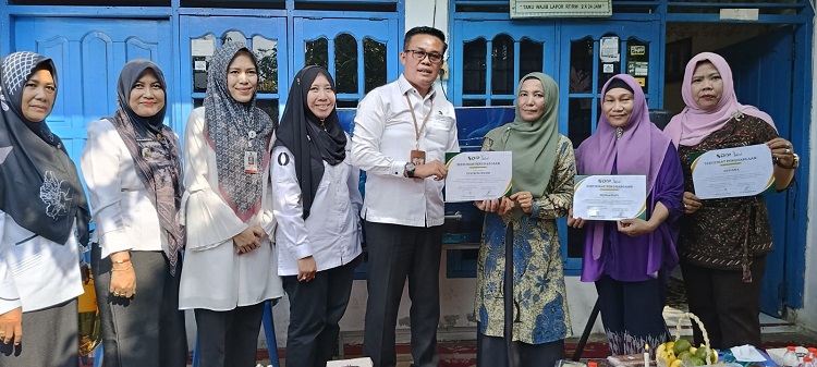 DKP Pekanbaru Kucurkan Bantuan Peralatan untuk Tingkatkan Kreativitas Kampung Pangan Padang Bulan