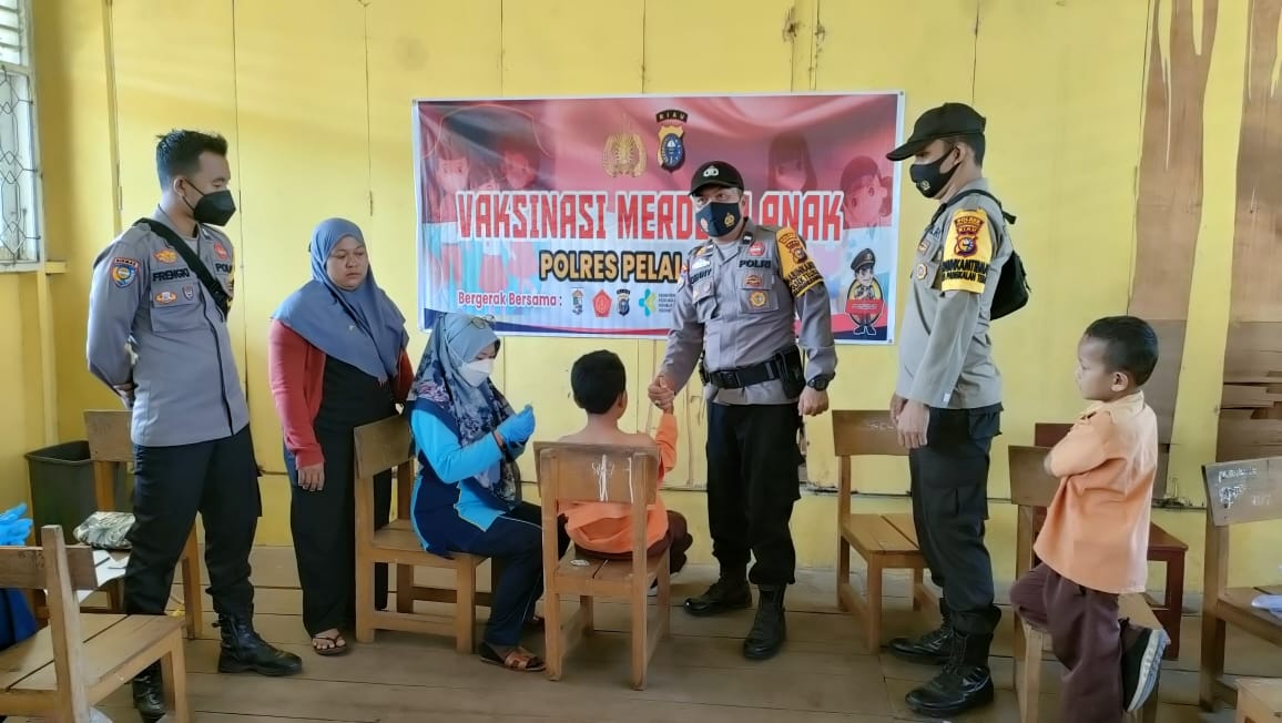 Polsek Teluk Meranti Lakukan Pengamanan Vaksinasi Anak usia 6-11 Tahun
