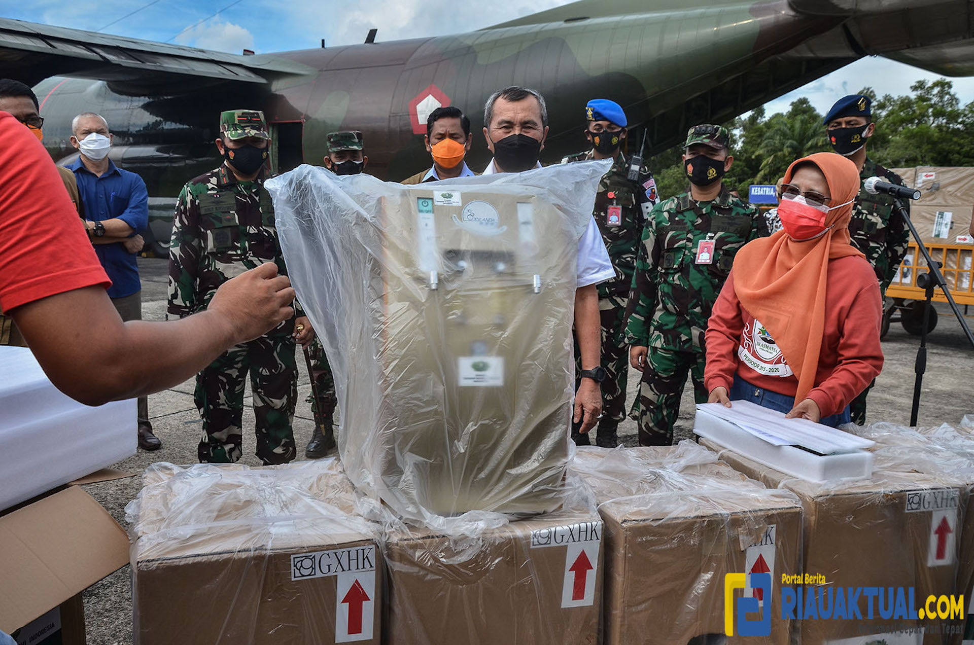 Foto Penampakan Kiriman Obat-obatan untuk Pasien Covid-19 di Riau Dari Presiden Jokowi 