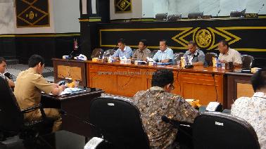 Tak Kuorum, Hearing Komisi IV dan Tune Hotel Ditunda