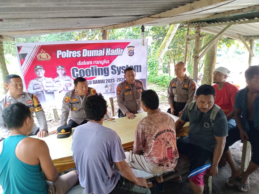 Polsek Bukit Kapur Dumai Edukasi Pemilu Damai ke Warga