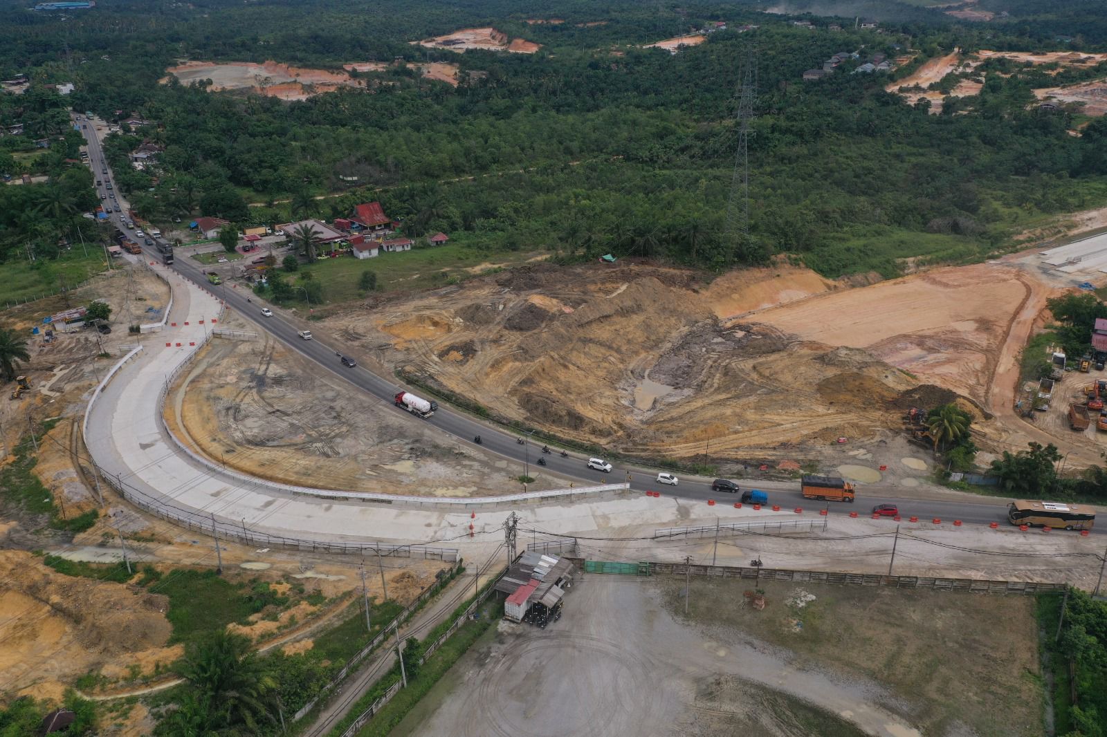 Pembangunan Overpass Tol Lingkar Pekanbaru Dimulai, Lalin Km 17+500 Dialihkan