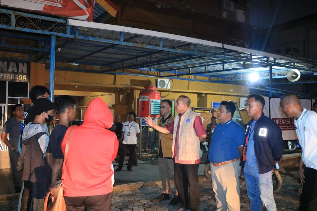 Penindakan Oknum Buang Sampah Sembarangan di Kota Pekanbaru Masih Berlanjut