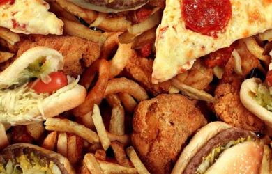 Ingat! Terlalu Sering Makan Junk Food Bisa Membawa Kamu Pada Kematian Usia Muda