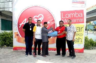 Komitmen Alfamart Jadi Toko Komunitas di Pekanbaru