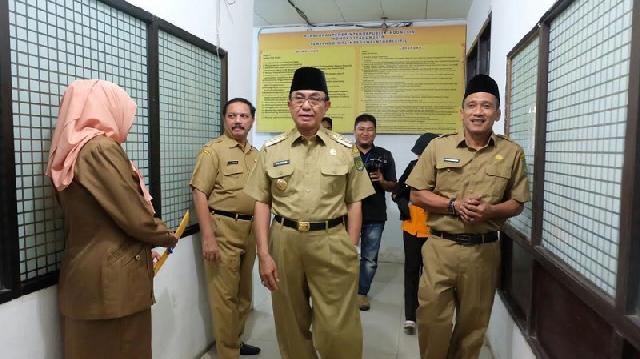 Sidak, Wardan Puas Dengan Absensi Kehadiran Pegawai di Hari Pertama Kerja