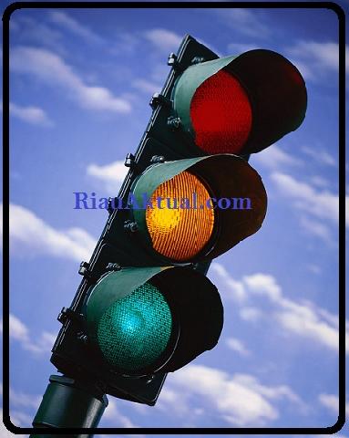 Harusnya, Trafick Light Dijaga Polisi