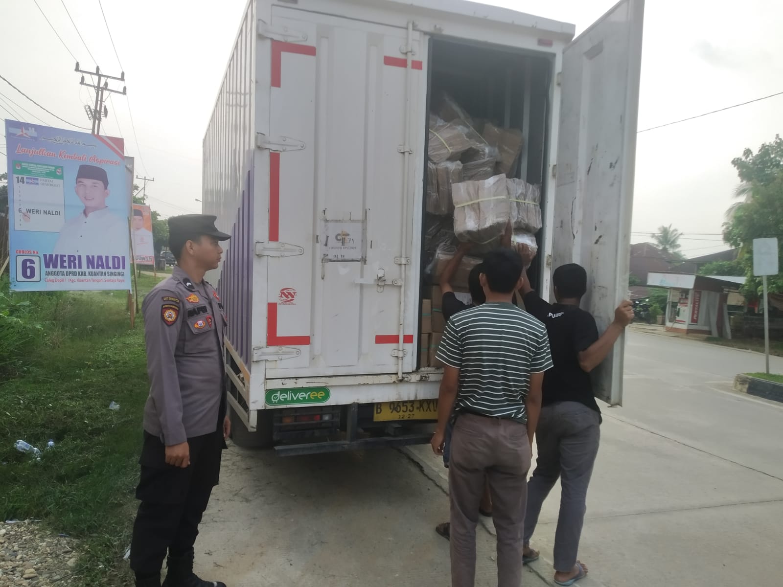 Logistik Formulir C Pemilu 2024 Tiba di Kuansing, Jajaran Polres Lakukan Pengamanan
