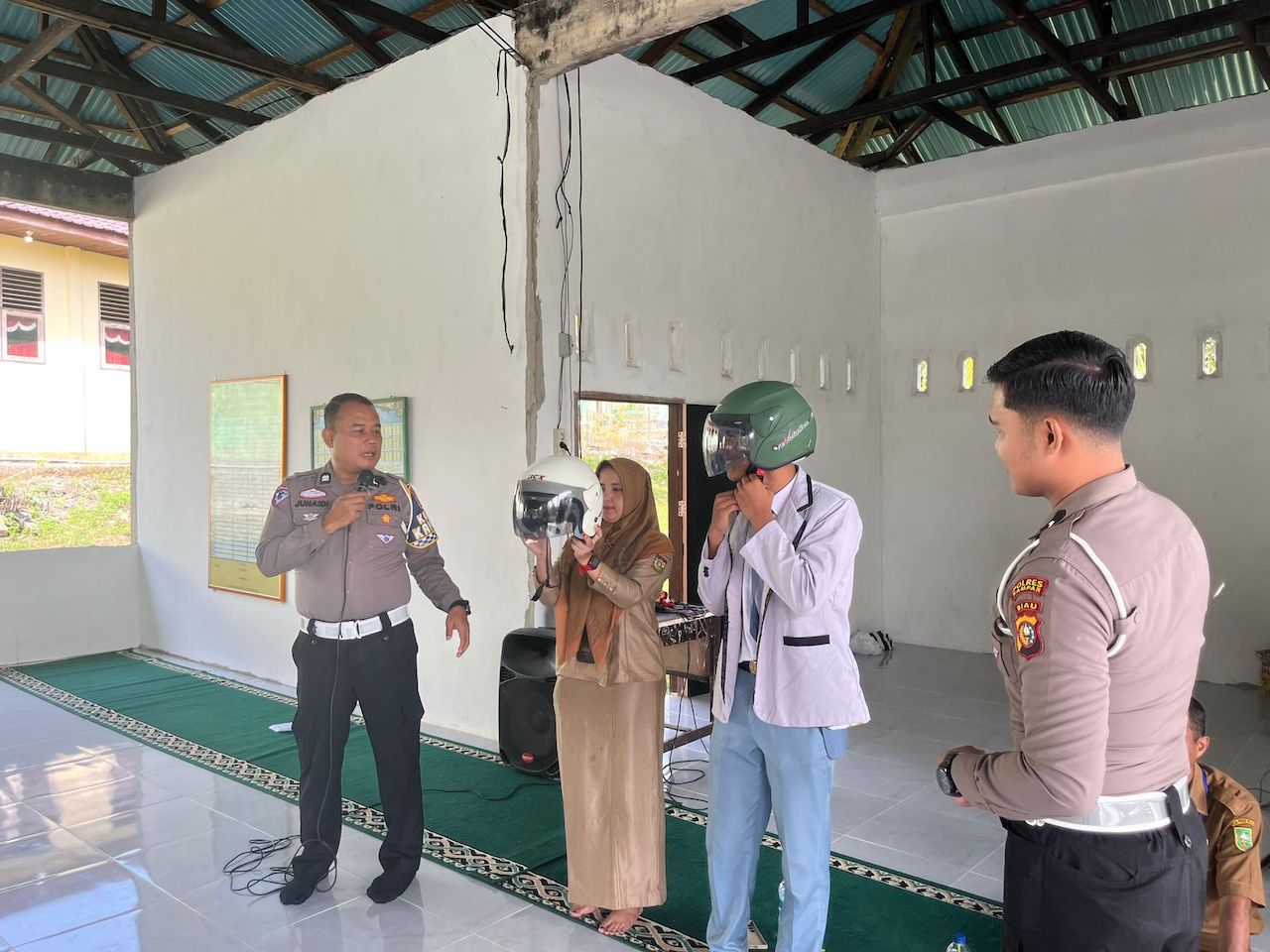 Satlantas Polres Kampar Edukasi Pelajar Soal Tertib Lalu Lintas dan Bahaya Narkoba