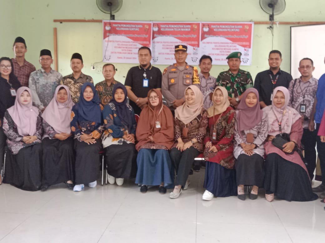 Kapolsek Medang Kampai Hadiri Pelantikan KPPS Pemilu 2024